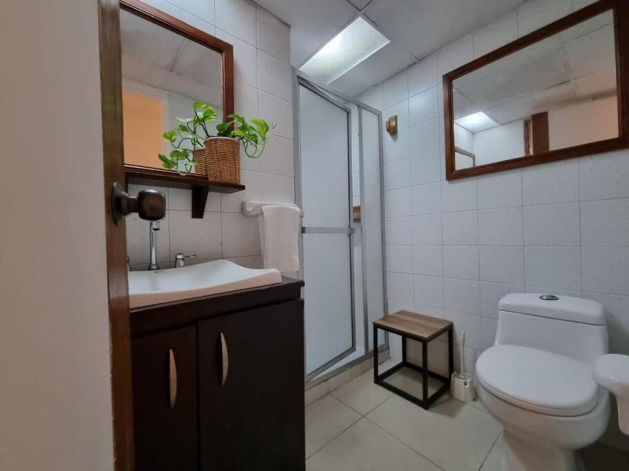 메딜린 El Jardin De Manila 아파트 외부 사진
